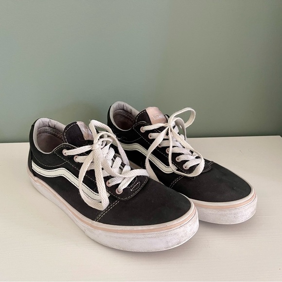 Vans Big Girls Ward Sneaker Size 6 (Women’s 8) Black/Pink - Picture 2 of 7